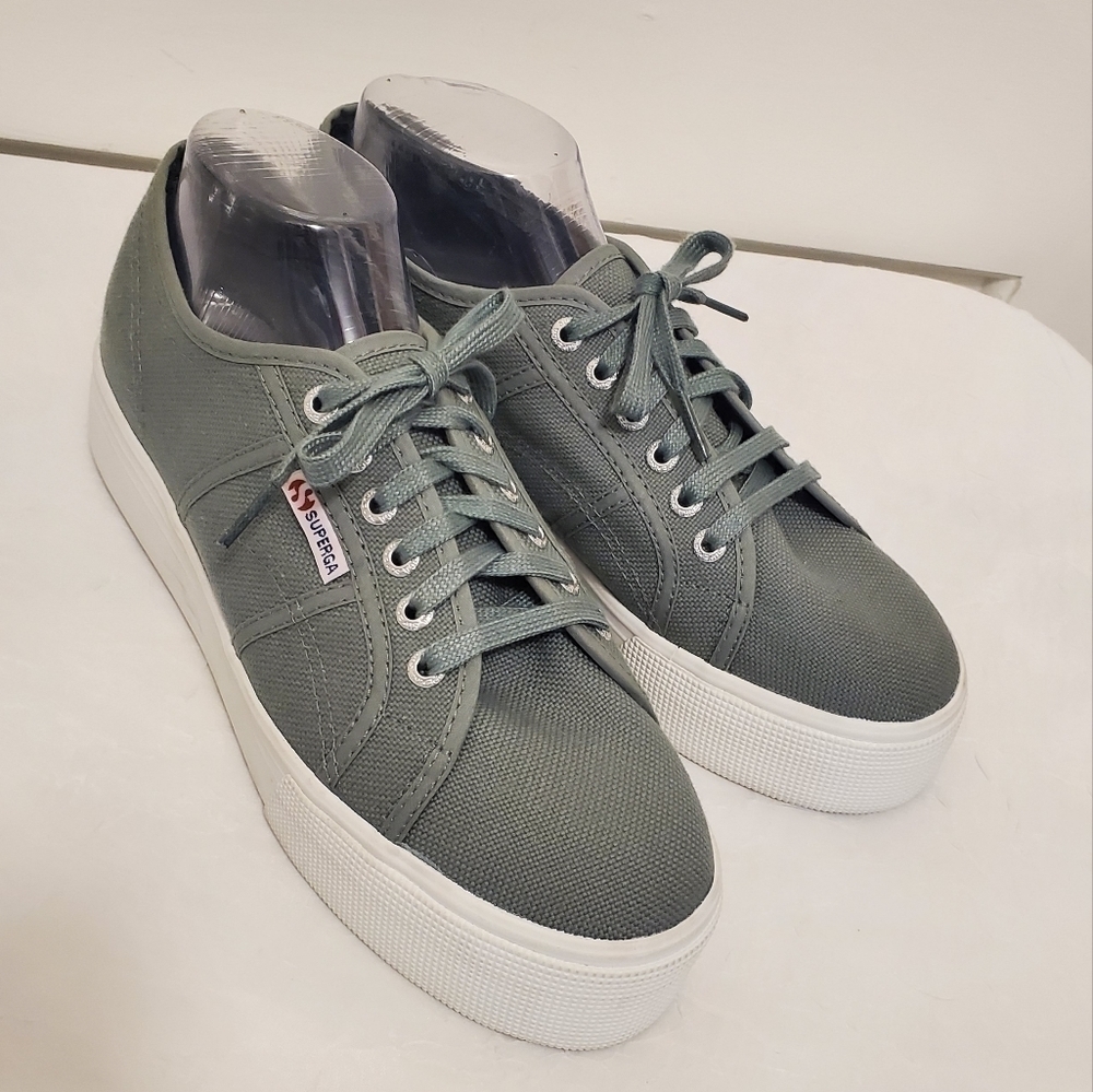 NWOB Superga Unisex Platform Laceup Sneaker Shoes M8 L9.5